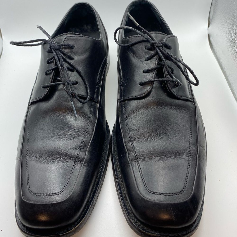 Johnston and Murphy Black lace Oxford